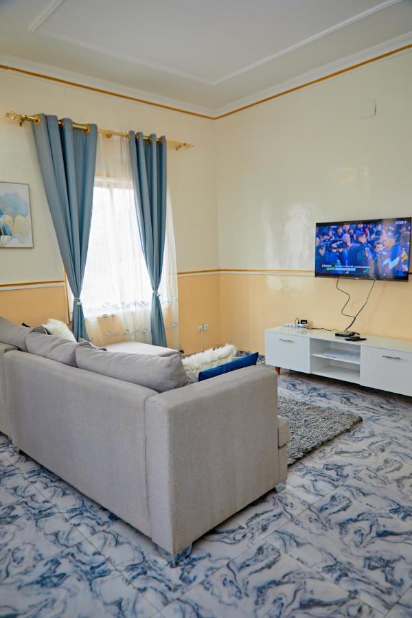 Appartement Avec Vue Panoramique Two Or Three Rooms Yaoundé Exteriör bild
