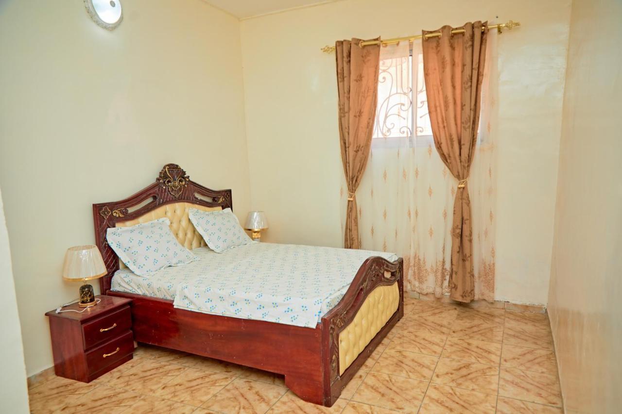 Appartement Avec Vue Panoramique Two Or Three Rooms Yaoundé Exteriör bild