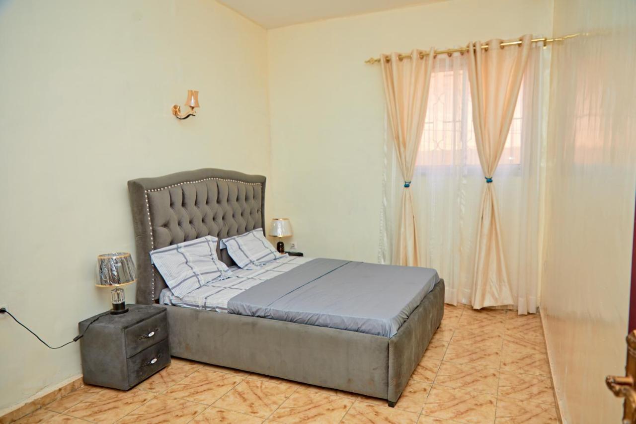 Appartement Avec Vue Panoramique Two Or Three Rooms Yaoundé Exteriör bild