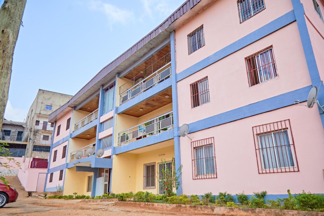 Appartement Avec Vue Panoramique Two Or Three Rooms Yaoundé Exteriör bild