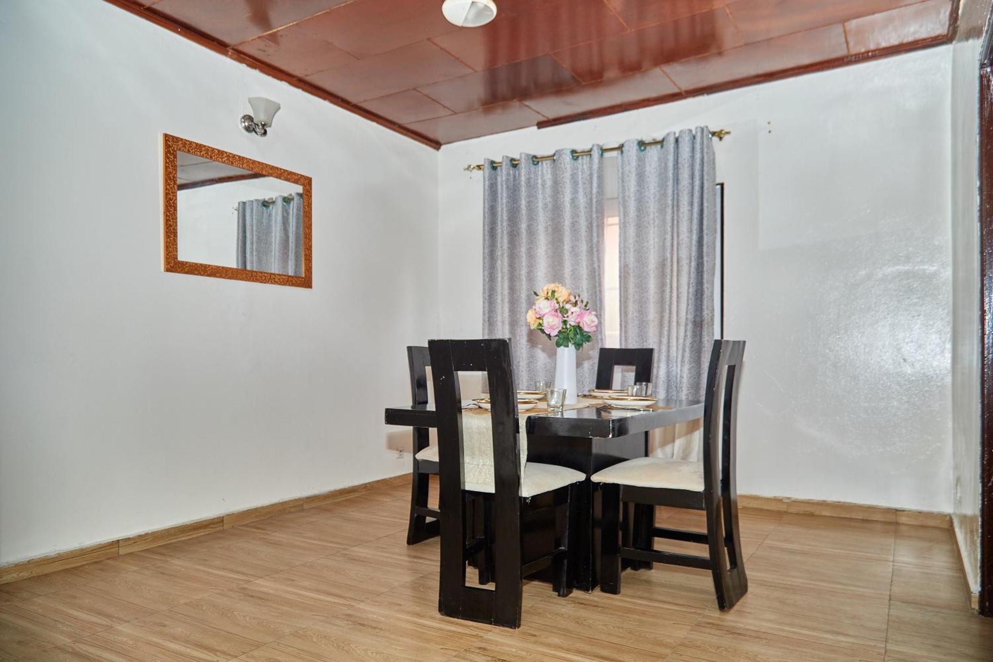 Appartement Avec Vue Panoramique Two Or Three Rooms Yaoundé Exteriör bild
