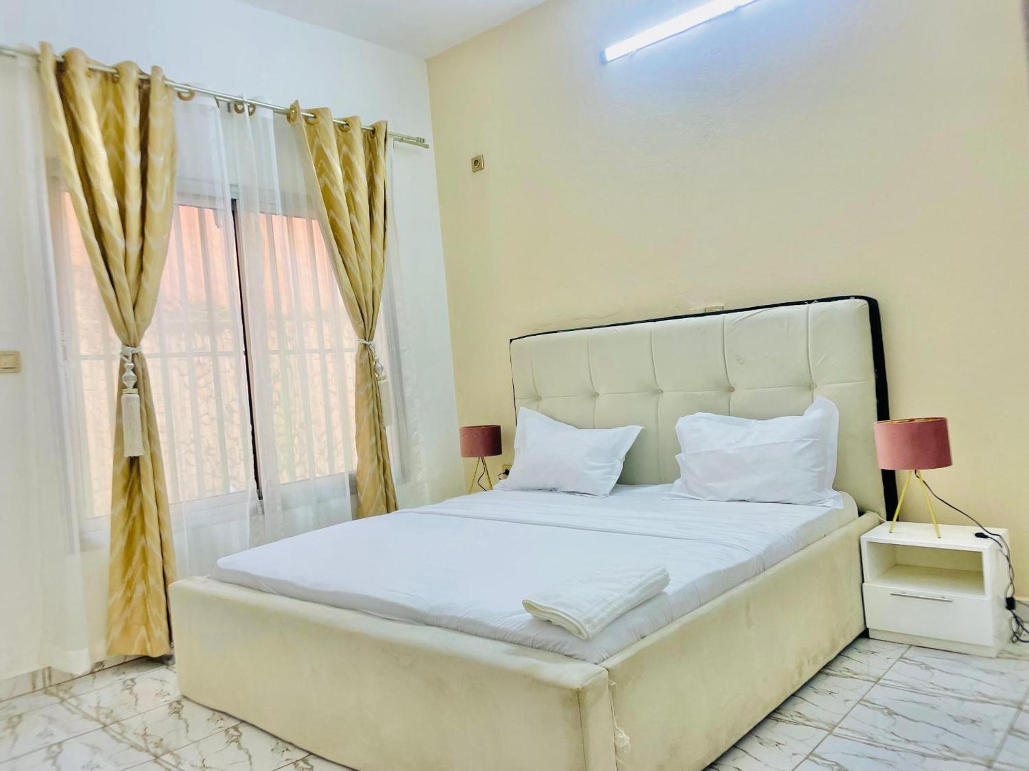 Appartement Avec Vue Panoramique Two Or Three Rooms Yaoundé Exteriör bild