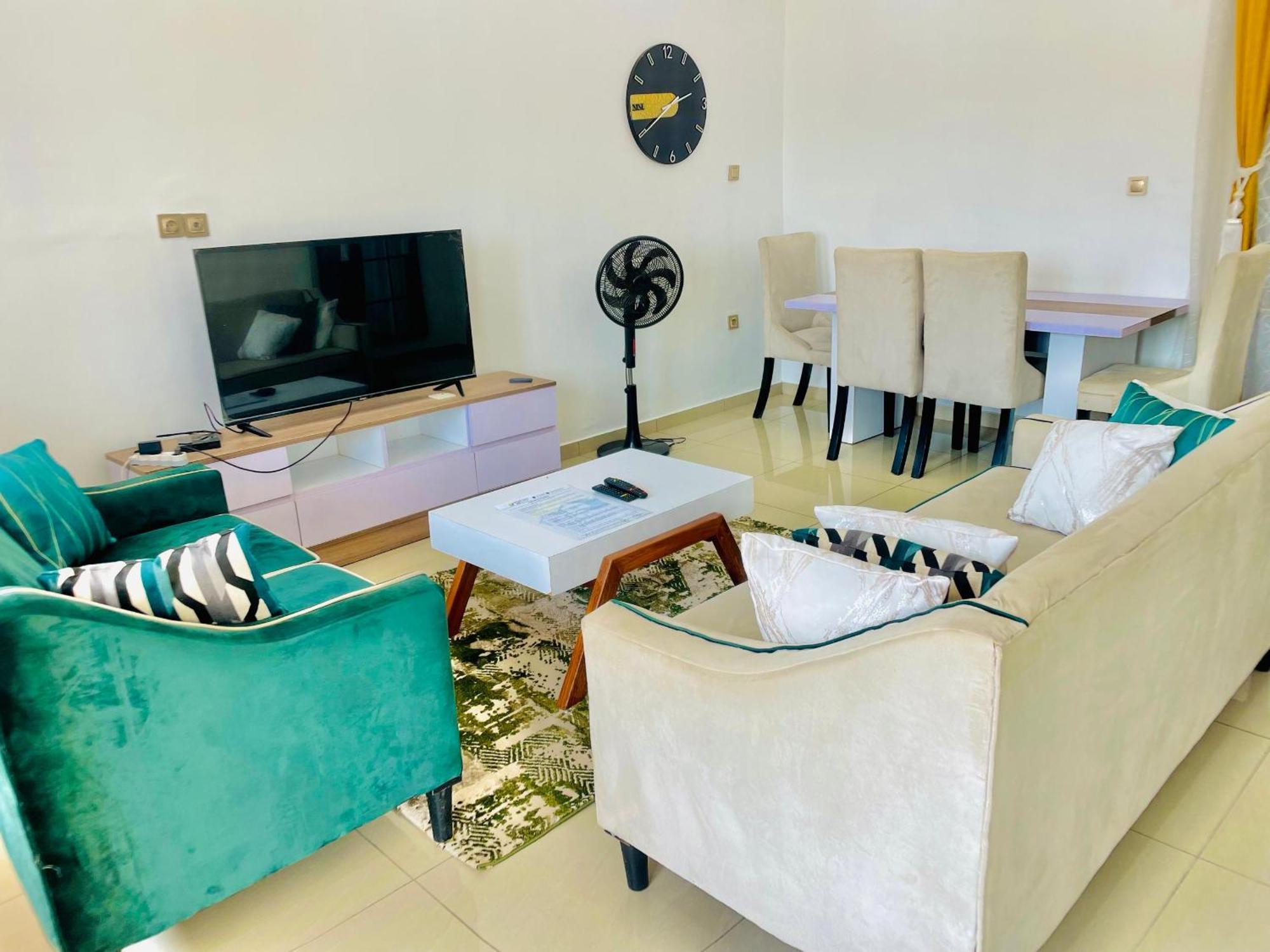 Appartement Avec Vue Panoramique Two Or Three Rooms Yaoundé Exteriör bild