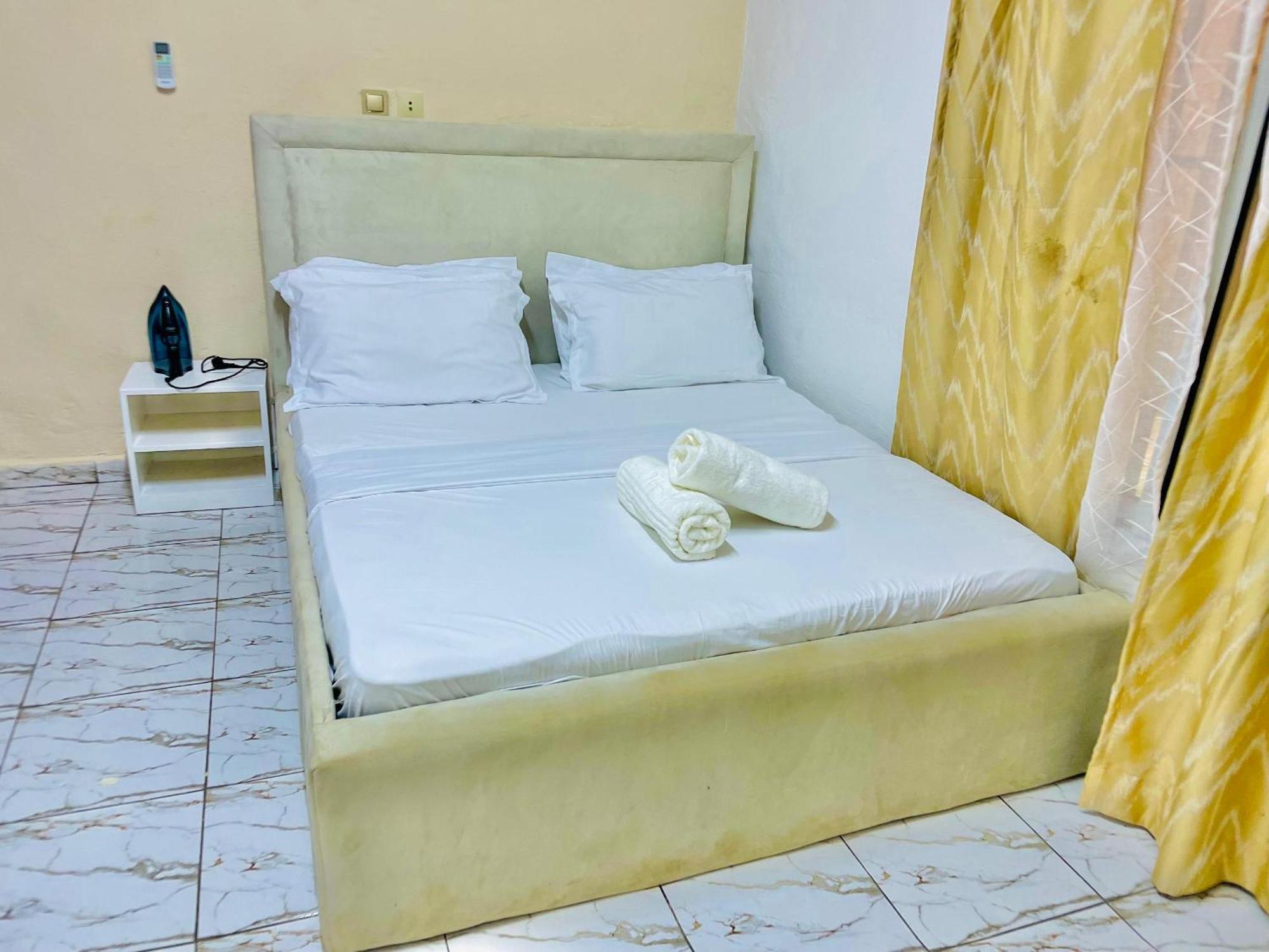 Appartement Avec Vue Panoramique Two Or Three Rooms Yaoundé Exteriör bild