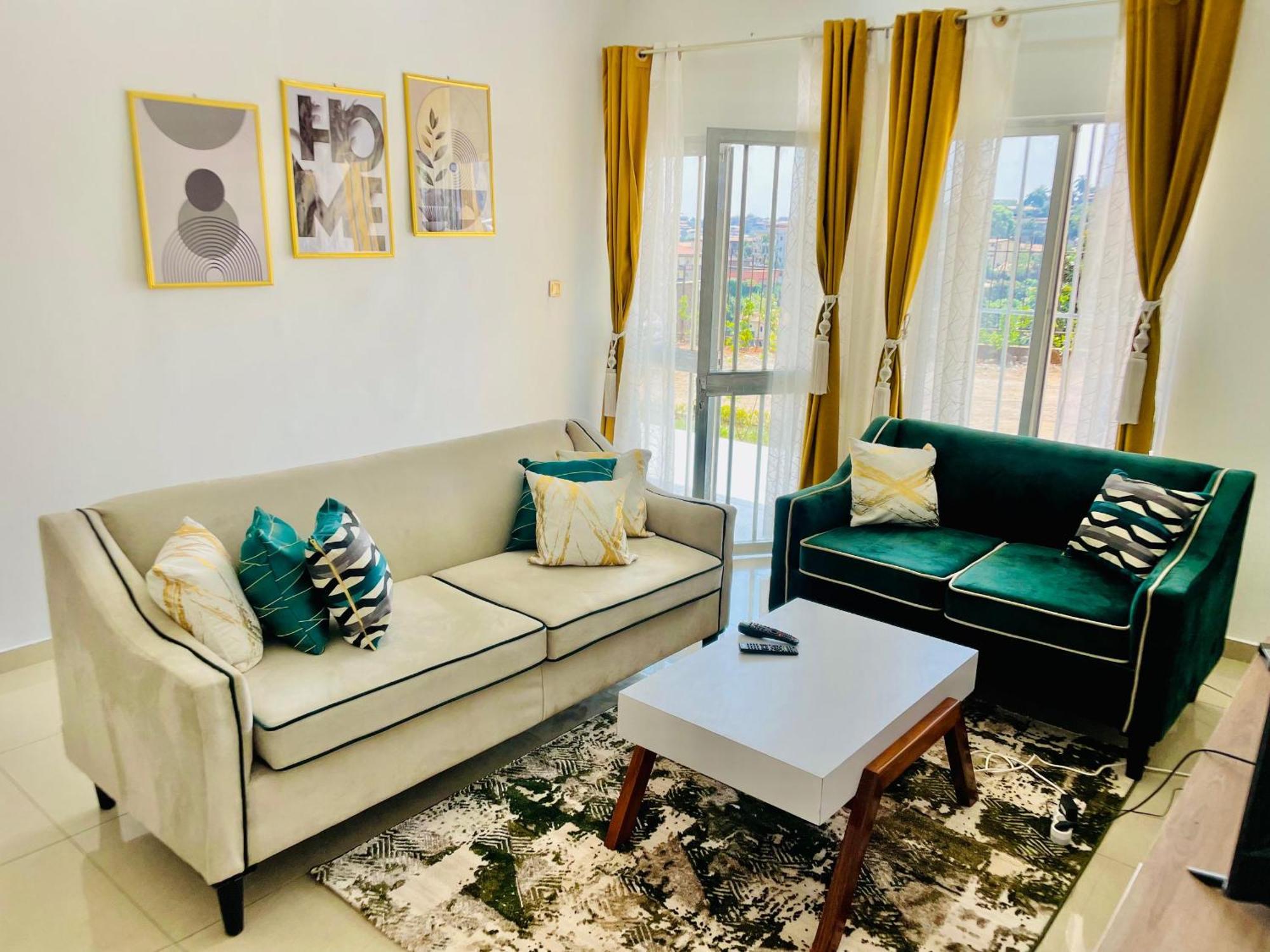 Appartement Avec Vue Panoramique Two Or Three Rooms Yaoundé Exteriör bild