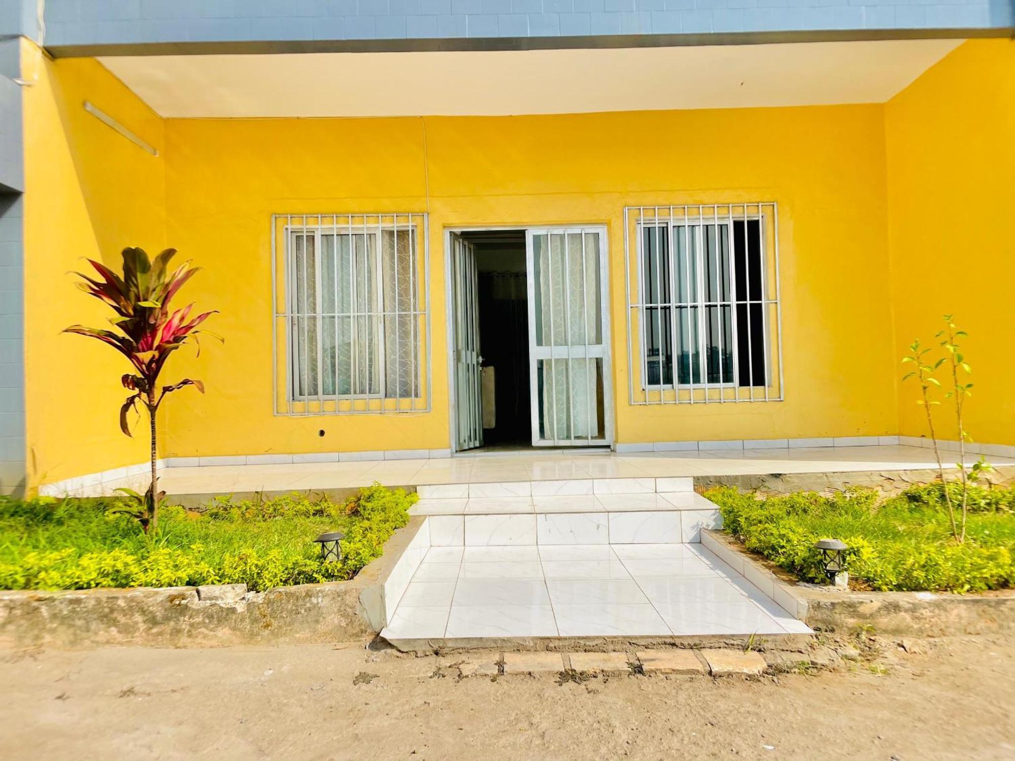 Appartement Avec Vue Panoramique Two Or Three Rooms Yaoundé Exteriör bild